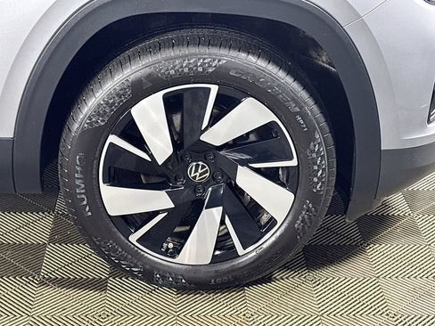 Used 2025 Volkswagen Atlas Cross Sport SE AWD/4WD image 24