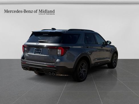Used 2025 Ford Explorer ST image 7