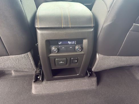Used 2018 Chevrolet Traverse RS FWD image 31