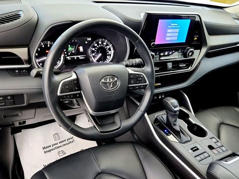 Certified 2024 Toyota Highlander XLE AWD/4WD image 33