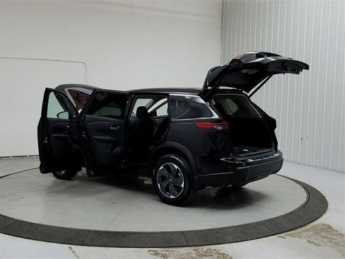 New 2025 Nissan Rogue SV image 13