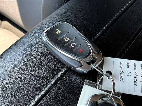 Used 2023 Chevrolet Blazer LT image 13