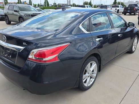 Used 2015 Nissan Altima 2.5 SL w/ Technology Package FWD image 5