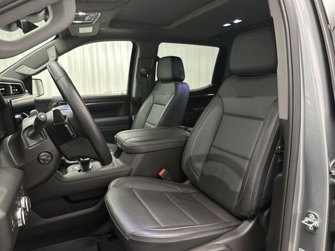 Used 2025 GMC Sierra 1500 Denali w/ Technology Package AWD/4WD image 15