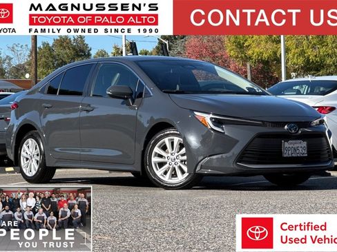 Certified 2025 Toyota Corolla XLE image 1