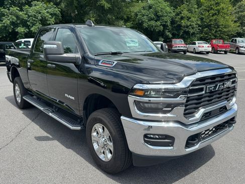 Used 2026 RAM 2500 Big Horn AWD/4WD image 3