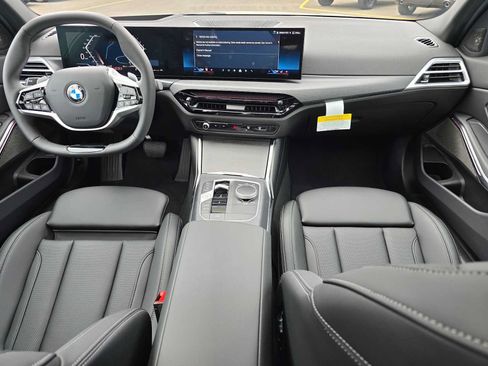 Used 2026 BMW 330i xDrive Sedan w/ Premium Package AWD/4WD image 18