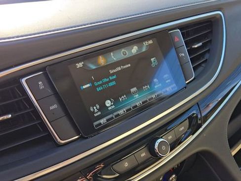 Used 2019 Buick Enclave Essence image 11