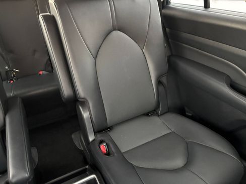 Used 2025 Toyota Grand Highlander FWD image 39