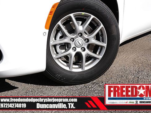 New 2026 Chrysler Pacifica Select image 9