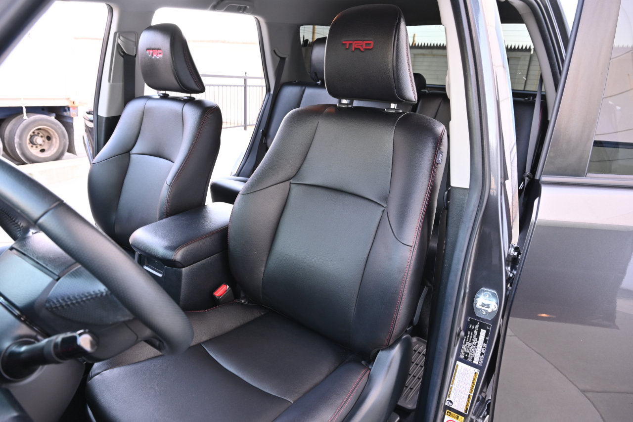 Used 2018 Toyota 4Runner TRD Off-Road Premium AWD/4WD image 18