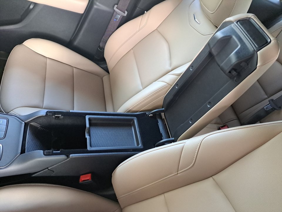Certified 2024 Cadillac XT4 Luxury w/ Cold Weather Package FWD image 29