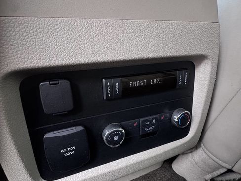 Used 2016 Lincoln Navigator Select image 15