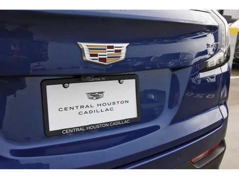 Used 2023 Cadillac XT4 Sport w/ Technology Package FWD image 29