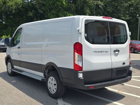 Used 2024 Ford Transit 250 Low Roof w/ Exterior Upgrade Package RWD image 3