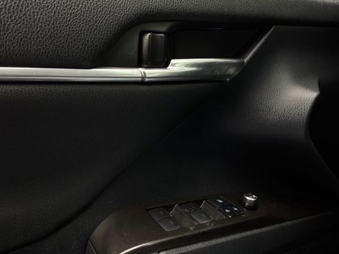 Used 2021 Toyota Camry XSE FWD image 22