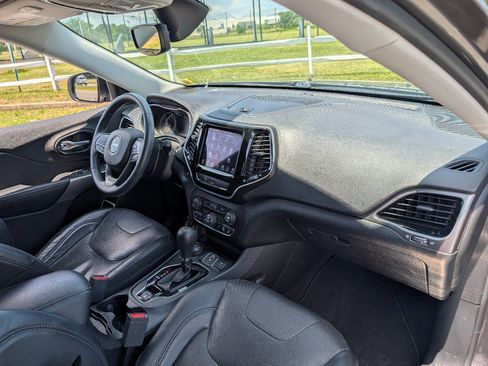Used 2019 Jeep Cherokee Limited AWD/4WD image 31