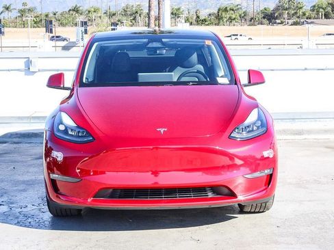 Used 2024 Tesla Model Y Long Range image 3