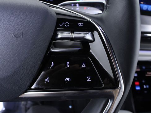 Used 2026 Cadillac Vistiq Sport image 23