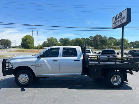 Used 2016 RAM 3500 Tradesman w/ Chrome Appearance Group AWD/4WD image 8