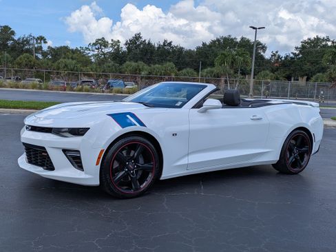Used 2016 Chevrolet Camaro SS RWD image 2