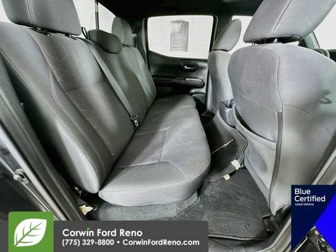 Used 2017 Toyota Tacoma TRD Sport AWD/4WD image 32