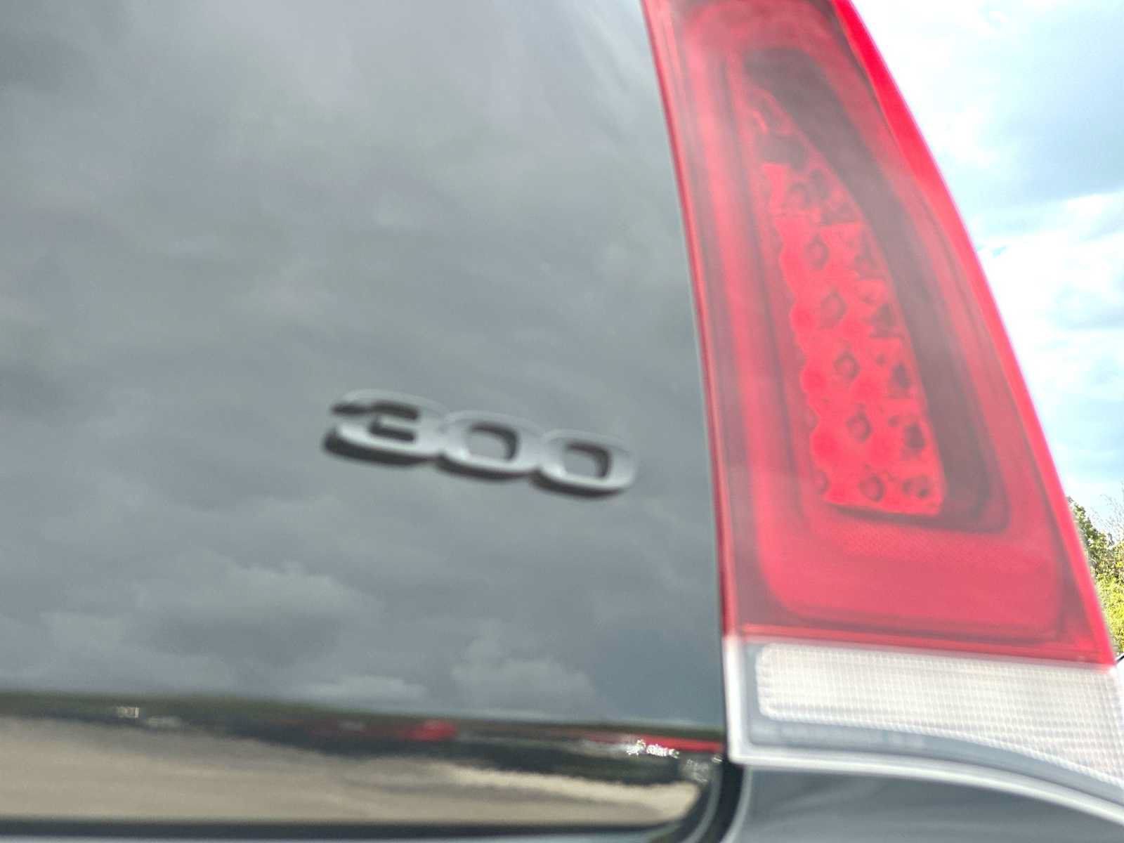 Used 2023 Chrysler 300 Touring L AWD/4WD image 15
