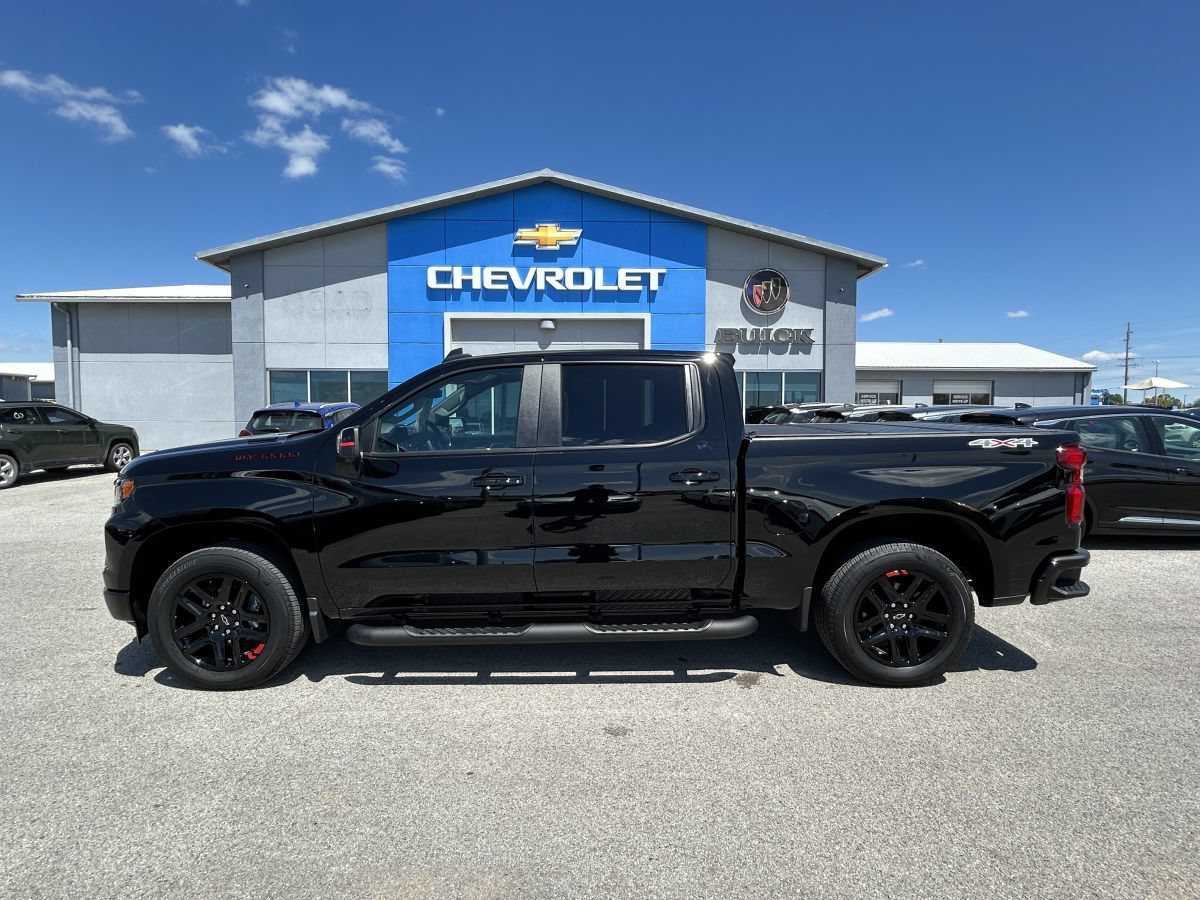 Used 2025 Chevrolet Silverado 1500 RST w/ Redline Edition AWD/4WD image 3
