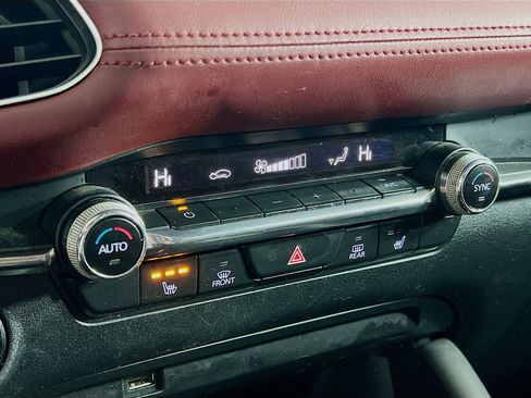 Used 2020 MAZDA MAZDA3 AWD Hatchback w/ Premium Pkg image 10