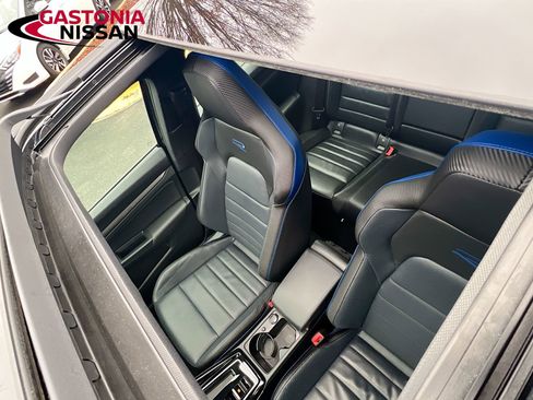 Used 2024 Volkswagen Golf R image 27