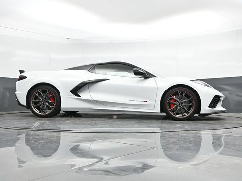 Used 2023 Chevrolet Corvette Stingray Premium Conv w/ Z51 Performance Package RWD image 44