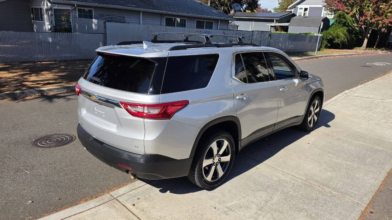 Used 2019 Chevrolet Traverse LT w/ LT Premium Package AWD/4WD image 5