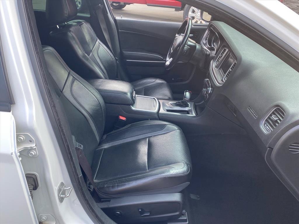 Used 2020 Dodge Charger SXT w/ Leather Interior Group RWD image 25