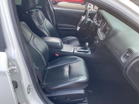Used 2020 Dodge Charger SXT w/ Leather Interior Group RWD image 25