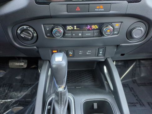 Used 2023 Nissan Frontier SV w/ Technology Package image 14