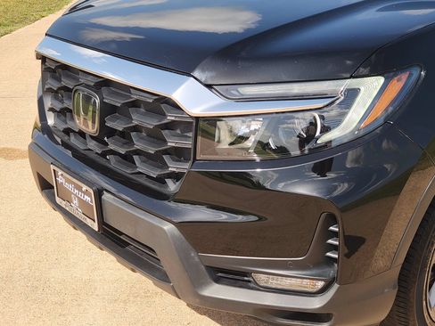 Used 2023 Honda Passport EX-L image 10