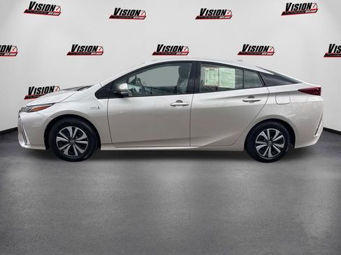 Used 2017 Toyota Prius Prime Plus FWD image 8