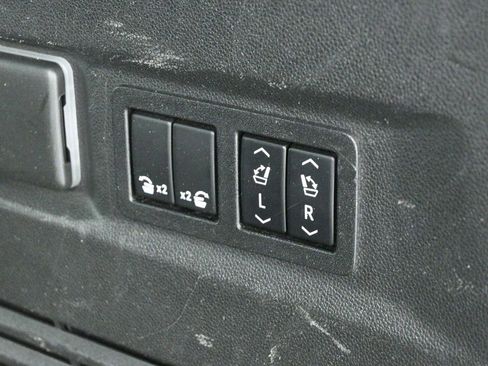 Used 2021 GMC Yukon AT4 w/ Rear Media and Nav Package image 29