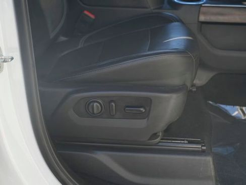 Used 2020 GMC Sierra 1500 SLT w/ SLT Premium Package image 31