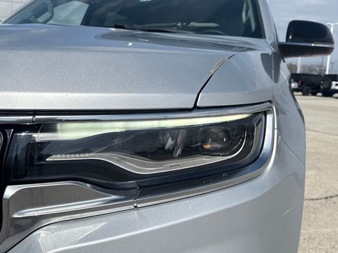 Used 2024 Jeep Wagoneer Series II w/ Flexible Seating Group image 11