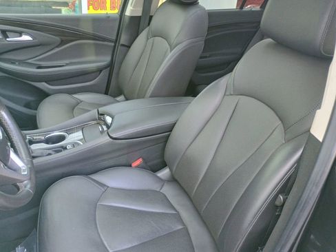 Used 2019 Buick Envision Essence image 9