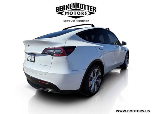 Used 2020 Tesla Model Y Long Range image 3