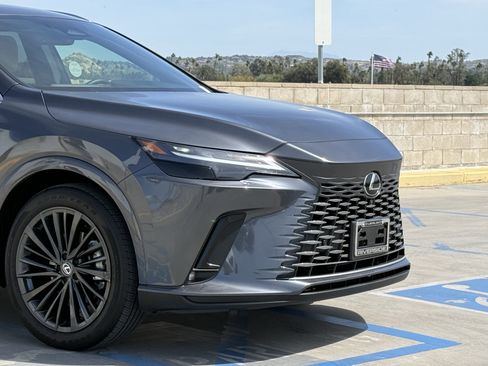 Used 2025 Lexus RX 350 Premium w/ Convenience Package image 3