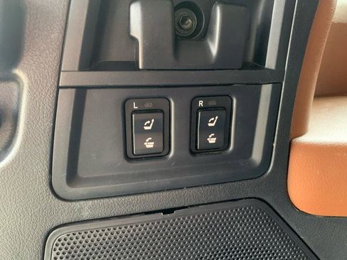 Used 2010 Toyota Sequoia Platinum RWD image 45