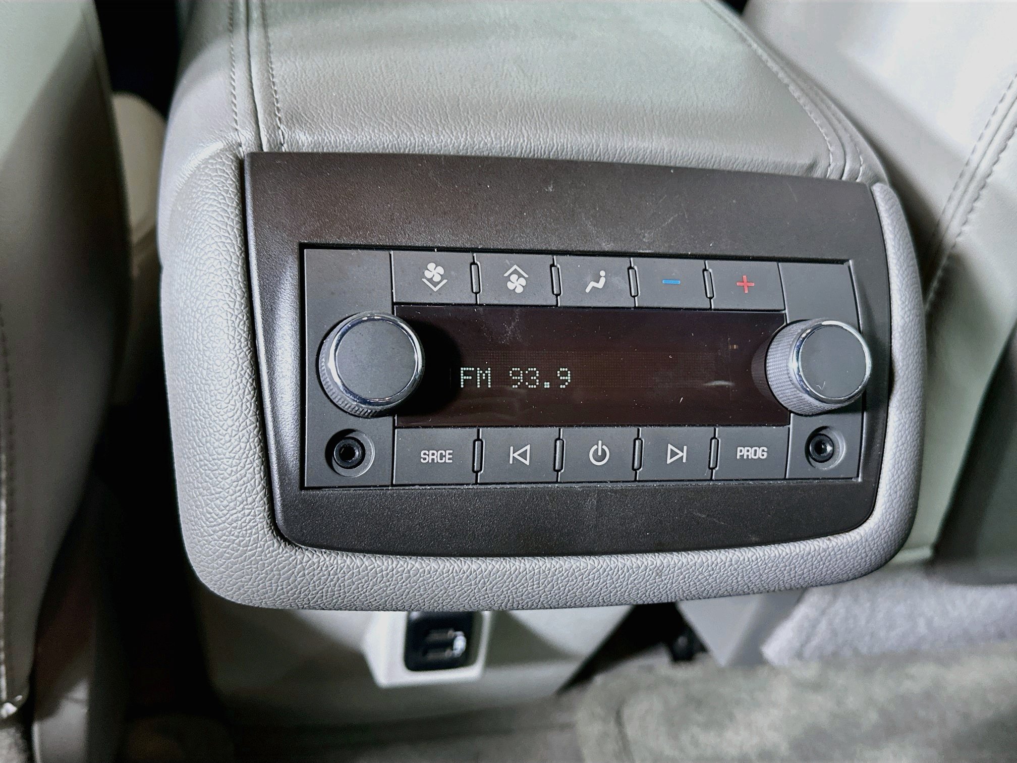 Used 2017 GMC Acadia Limited SLT AWD/4WD image 26