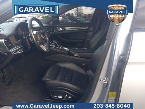 Used 2018 Porsche Panamera 4 image 10