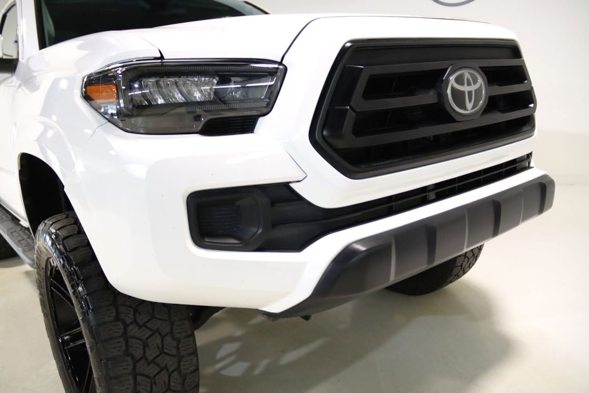 Used 2020 Toyota Tacoma SR AWD/4WD image 23