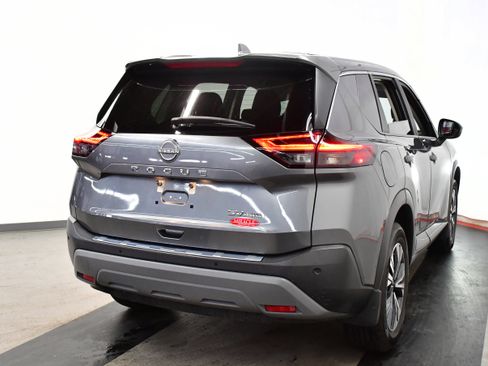 Used 2023 Nissan Rogue SV image 7