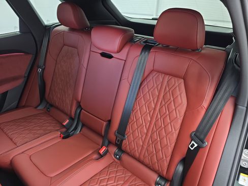 New 2025 Audi SQ5 Prestige image 14