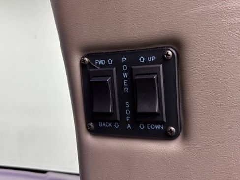Used 2019 GMC Savana 2500 w/ Enhanced Convenience Package RWD image 10